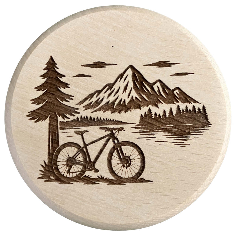 Glasdeckel mit Flaschenöffner und Gravur "Mountainbike" aus Buchenholz