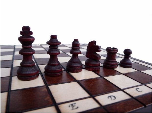 Schach mit Figuren, Nr. 154A aus Holz, Schachspiel 28x28x2 cm