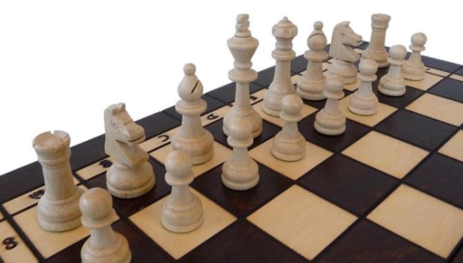 Schach und Backgammon mit Figuren, Nr. 142 aus Holz, Schachspiel 26,2x26,2x2,2 cm